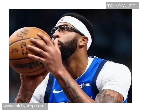 戴维斯怒怼火箭缺乏中锋与组织KD孤军奋战难敌强敌