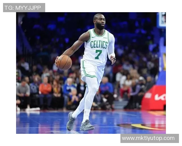 张佳玮分析杰伦布朗中投表现仅健康莱昂纳德可与之匹敌