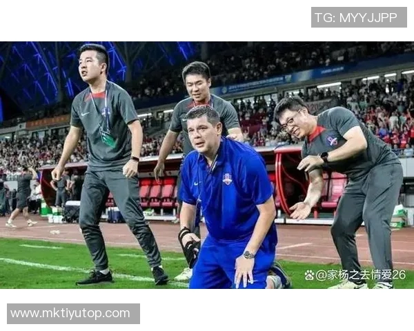 海牛新任主帅里斯蒂奇寄语球队携手共进共同实现明年目标 海牛新任主帅里斯蒂奇寄语球队携手共进共同实现明年目标